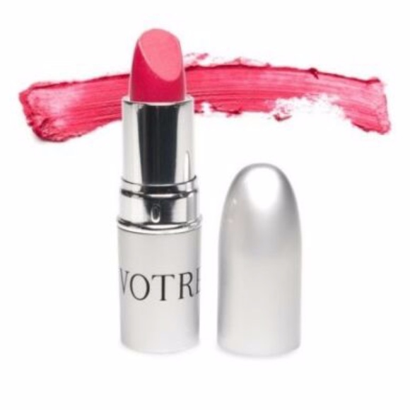 Votre Vu Other - ‼️SOLD‼️ Votre Vu Moisture Lipstick *CHLOE*